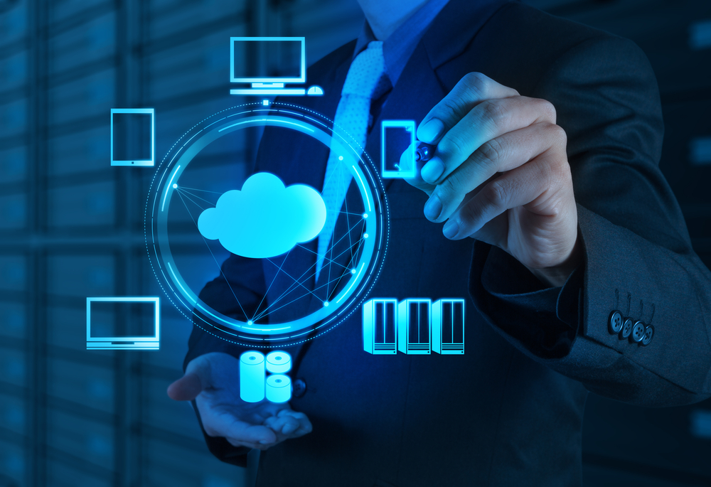Businessman working with a Cloud Computing diagram